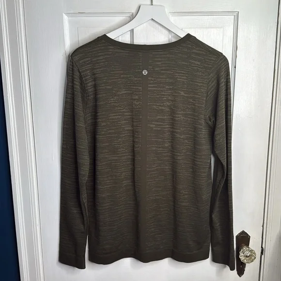 Lululemon Swiftly Relaxed Long Sleeve
Dark Olive / Fatigue Green Top W1708 Sz 10 - Picture 10 of 11